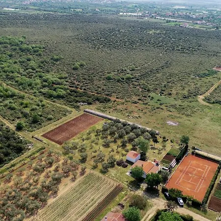 Oasis With Private Tennis Court * Sveti Filip i Jakov