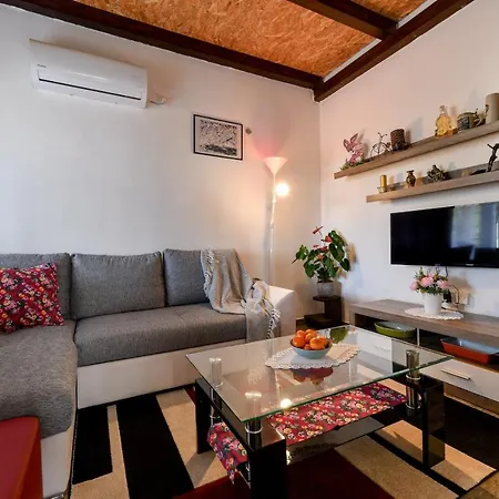 Oasis With Private Tennis Court * Sveti Filip i Jakov