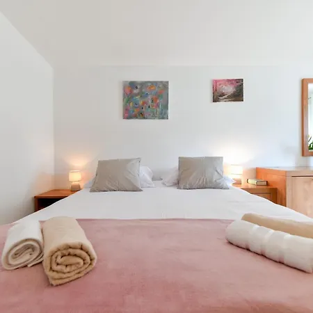 Holiday home Oasis With Private Tennis Court