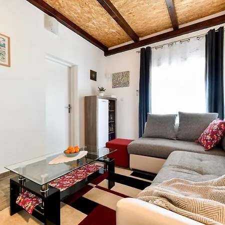 Oasis With Private Tennis Court *