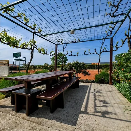Oasis With Private Tennis Court * Sveti Filip i Jakov