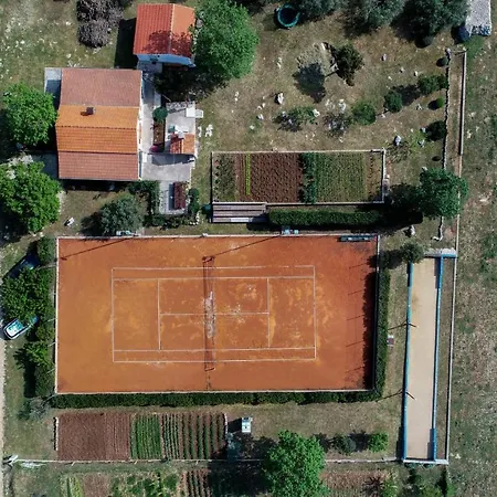 Oasis With Private Tennis Court *